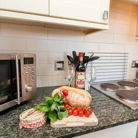 5 Old Sail Loft 휫비